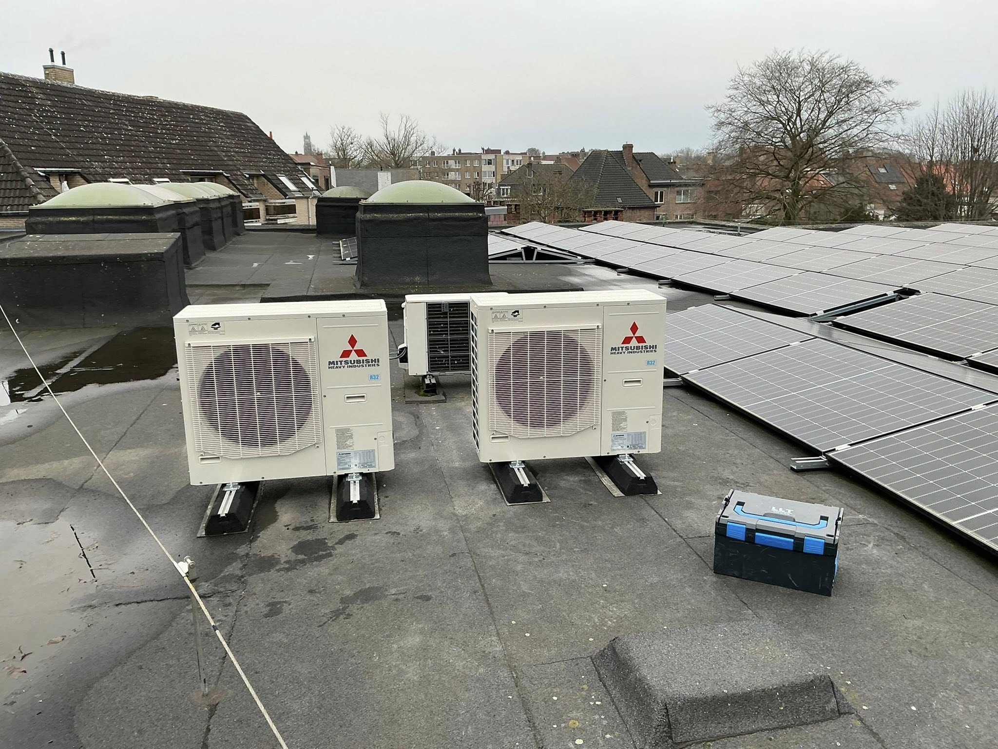 HVAC installatie in een bedrijfsgebouw te Herzele uitgevoerd door LLT